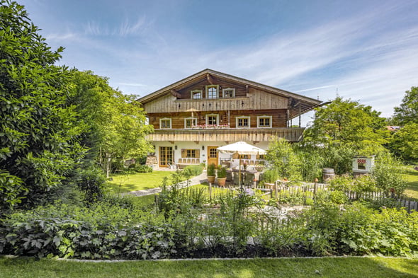 HS 1924 - Haus vorne AME